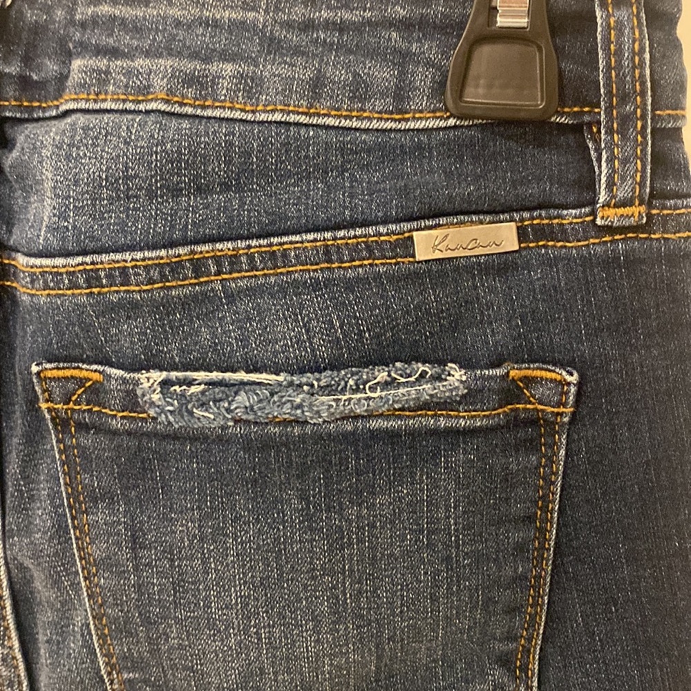 Distressed jeans - Picture 3 of 4